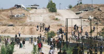 Copertina di Israele: “Hamas accetti la tregua o sparisce Gaza”. Merz: “Basta armi”