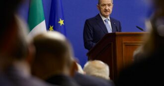 Stime di Bankitalia sui dazi di Trump: “A rischio un punto di crescita in due anni. Possono mettere a repentaglio la pace”