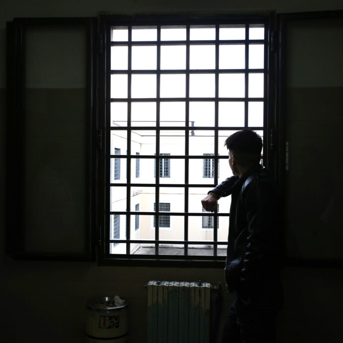 Esce dal carcere dopo 30 anni e vince 167 milioni di dollari. Ma viene subito riarrestato