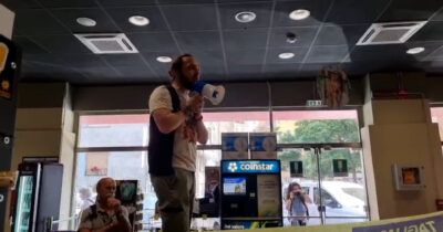 Copertina di “Finanziano il genocidio a Gaza, boicottiamoli”: la protesta di Ultima generazione in un Carrefour di Milano