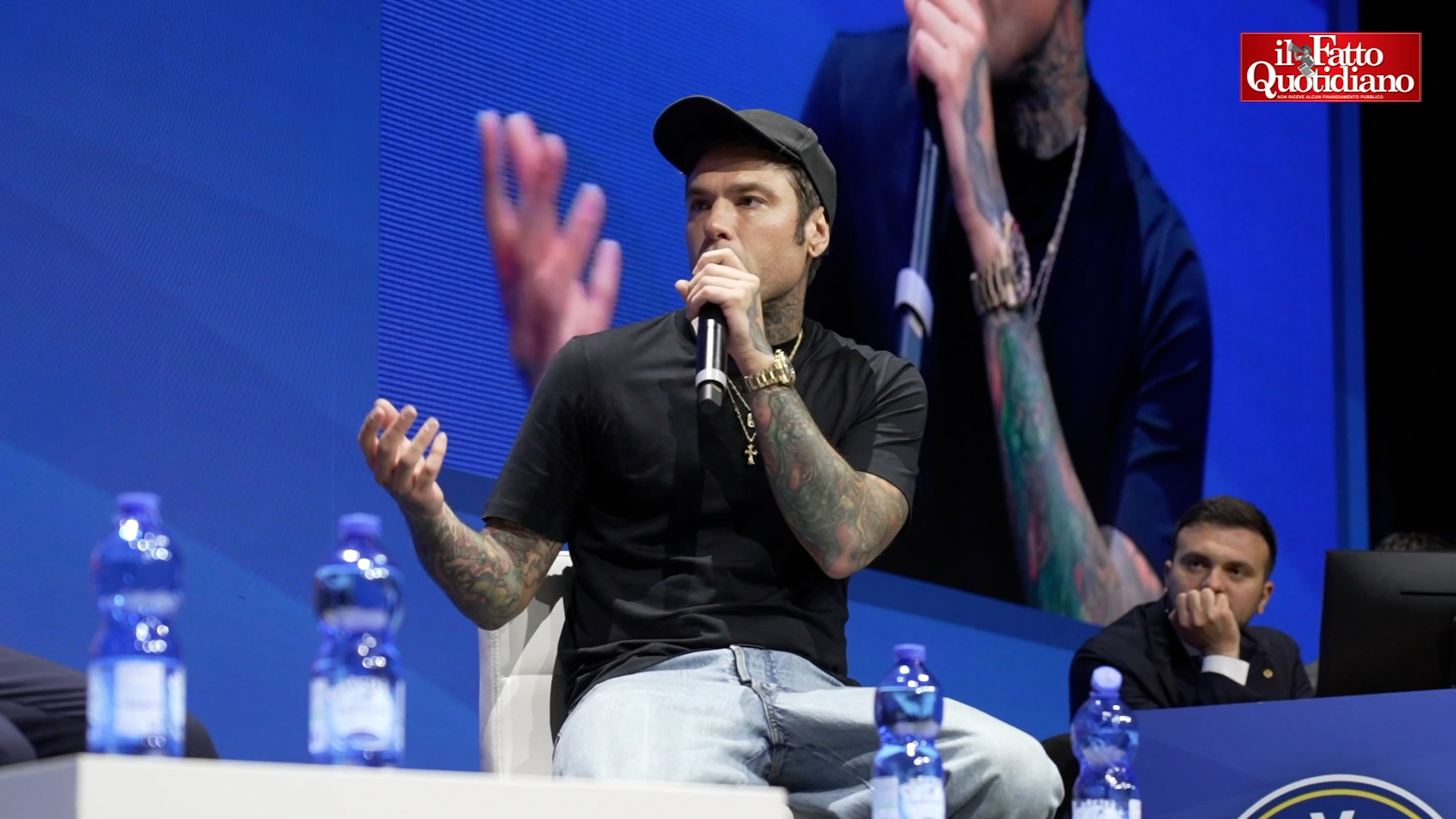 Fedez contro Sala al congresso di Forza Italia: “Ottima notizia che non si possa ricandidare”. E attacca la sinistra Fedez contro Sala al congresso di Forza Italia: “Ottima notizia che non si possa ricandidare”. E attacca la sinistra