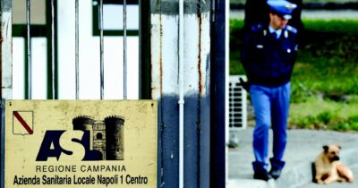 Copertina di “Truccati gli appalti della Asl Napoli 1”. Fedelissimi di De Luca tra i 28 indagati