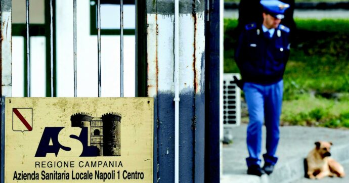 “Truccati gli appalti della Asl Napoli 1”. Fedelissimi di De Luca tra i 28 indagati