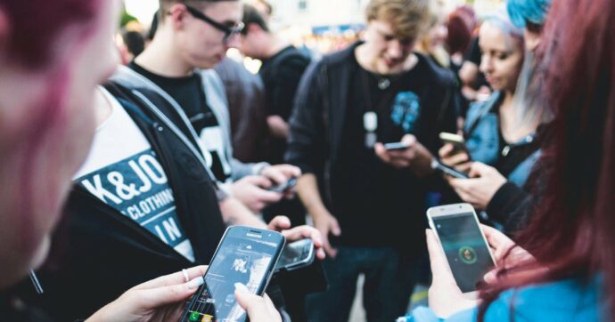 Drogati di cellulari: boom di giovani in astinenza