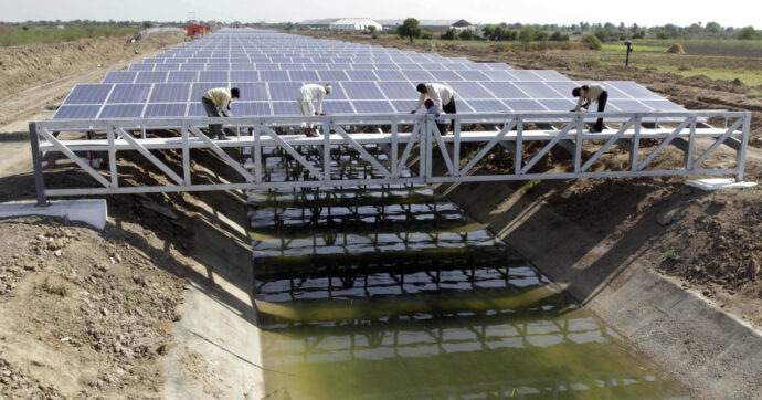 Studio, l’elettricità da solare supera per la prima volta a livello globale quella da nucleare