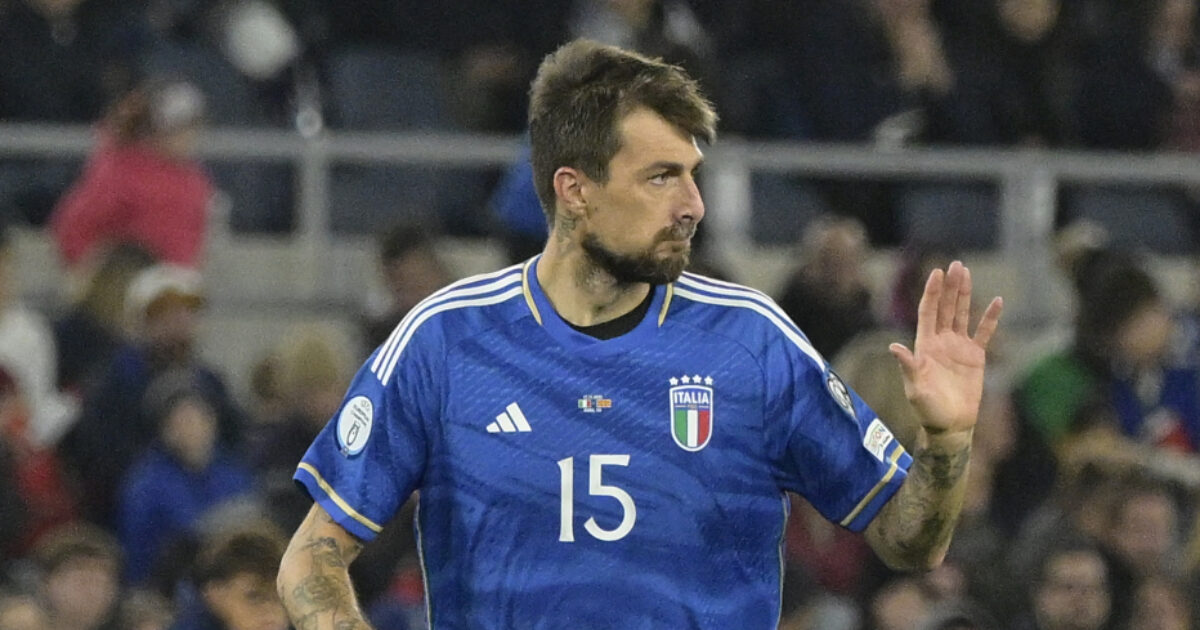 Acerbi dice no alla convocazione in Nazionale con un messaggio. Spalletti: “Ne prendiamo atto e andiamo avanti” Acerbi dice no alla convocazione in Nazionale con un messaggio. Spalletti: “Ne prendiamo atto e andiamo avanti”
