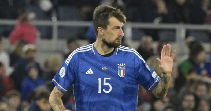 Acerbi dice no alla convocazione in Nazionale con un messaggio. Spalletti: “Ne prendiamo atto e andiamo avanti”