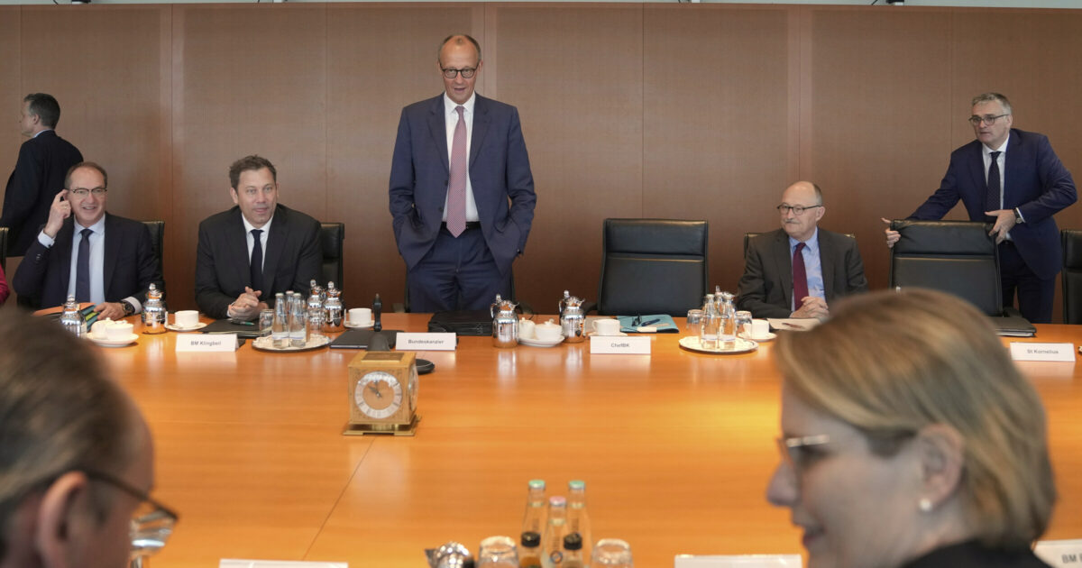 la germania studia il rilancio dell economia con un pacchetto di incentivi all elettrico e sgravi fiscali