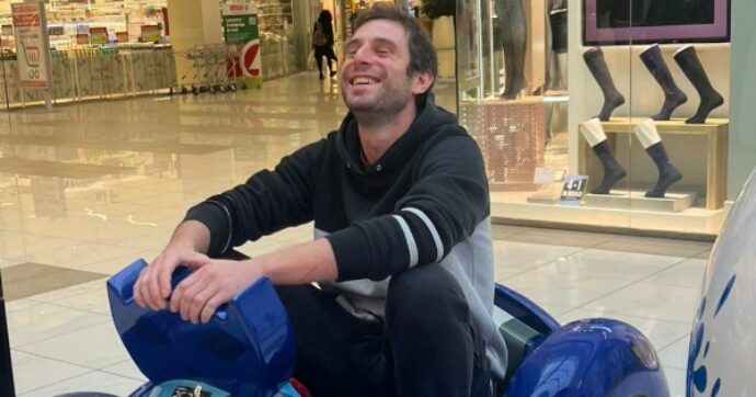 L’iPhone del ragazzo ucciso si sblocca e tra le foto c’è un selfie del presunto assassino. Il caso a Padova