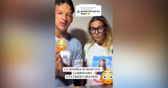 Copertina di La mamma di Martina Carbonaro e l’hot dog in ricordo della figlia, il legale: “Non lucida, il venditore si è approfittato” – Video