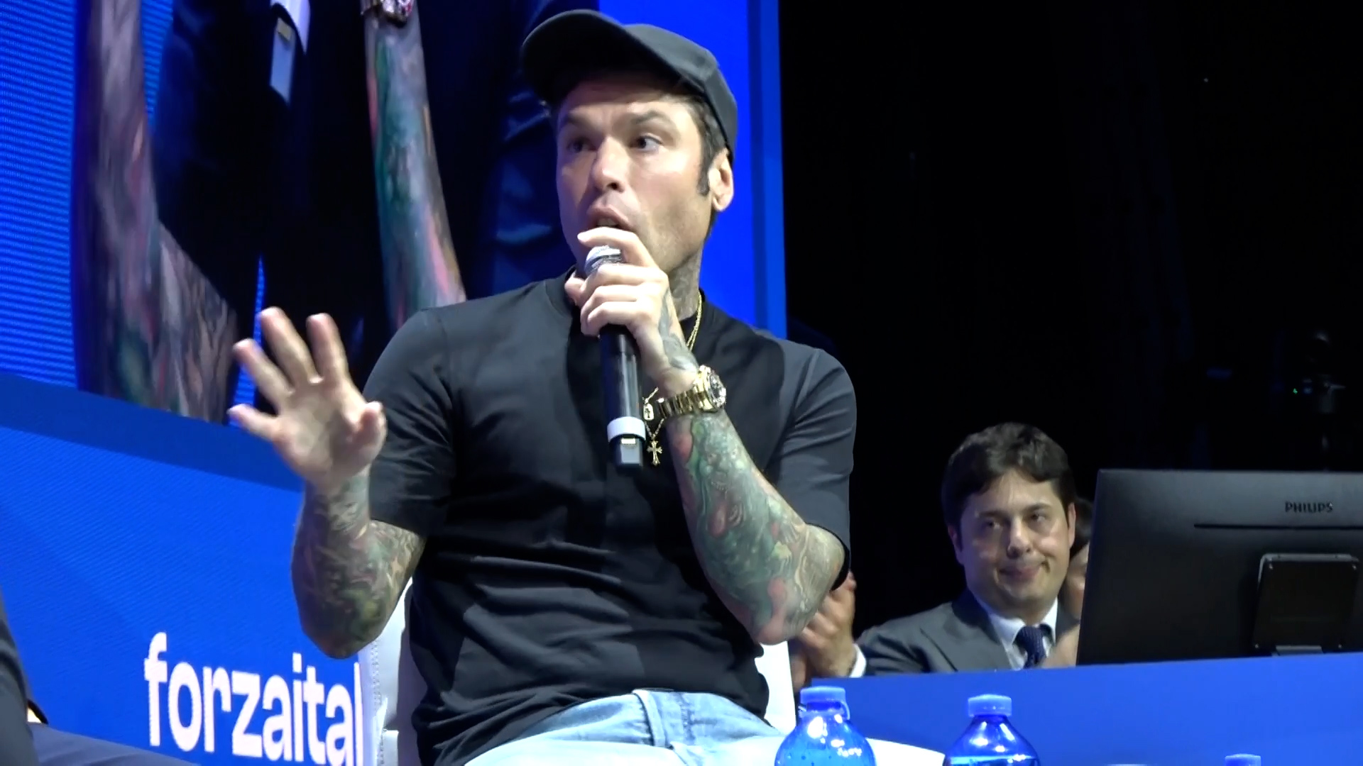 fedez sposa la linea del governo sulla giustizia con le intercettazioni si può costruire una falsa narrazione da Ilfattoquotidiano.it fedez sposa la linea del governo sulla giustizia con le intercettazioni si può costruire una falsa narrazione