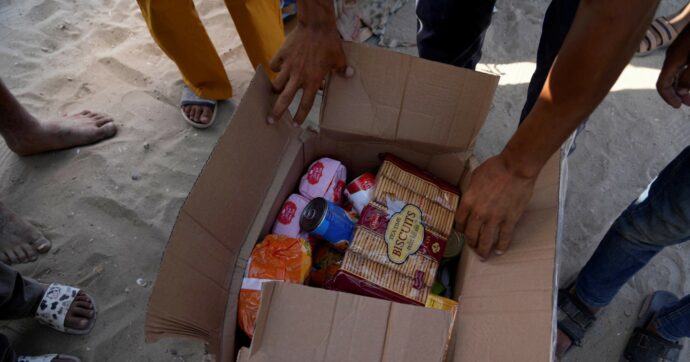 Rafah. 4 scatole di tonno e poco altro: i micro-aiuti arma diabolica