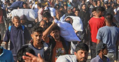 Copertina di Spari sui palestinesi in fila per gli aiuti. La tregua a Gaza è lontana