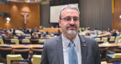 Copertina di Francesco Vignarca: “La logica della deterrenza ci sta portando al baratro”