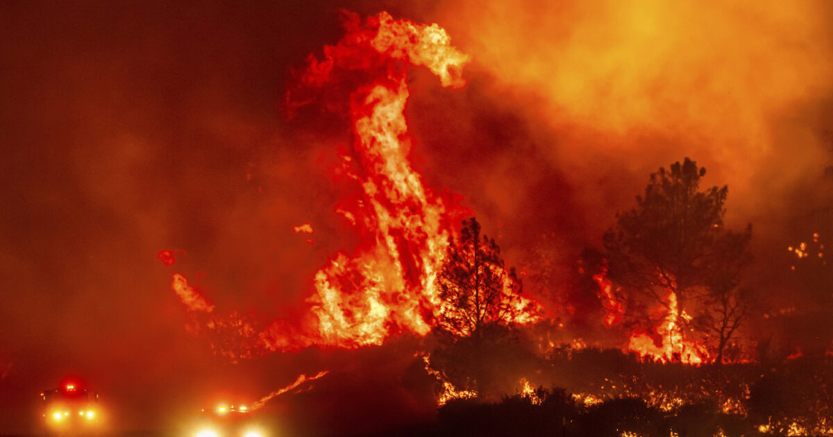 Con l’estate riparte l’allerta incendi, ma spegnerli non basta più: i consigli degli esperti per i piani di prevenzione Con l’estate riparte l’allerta incendi, ma spegnerli non basta più: i consigli degli esperti per i piani di prevenzione