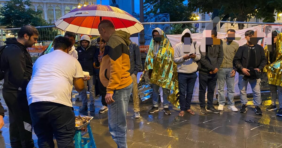 I piedi feriti della rotta balcanica, l’associazione Linea d’Ombra: “Da 10 anni a Trieste curiamo i migranti in transito” I piedi feriti della rotta balcanica, l’associazione Linea d’Ombra: “Da 10 anni a Trieste curiamo i migranti in transito”