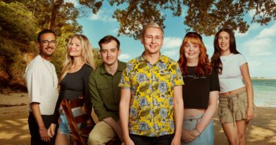 Copertina di “Virgin Island”, arriva il reality che insegna a fare sesso alle persone illibate e scoppia la polemica: “Modalità discutibili”