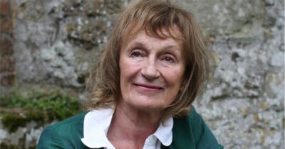 Copertina di Amanda Feilding, morta a 82 anni la “contessa dell’Lsd”: dalla trapanazione del cranio agli studi sulle sostanze psichedeliche, una vita oltre gli schemi