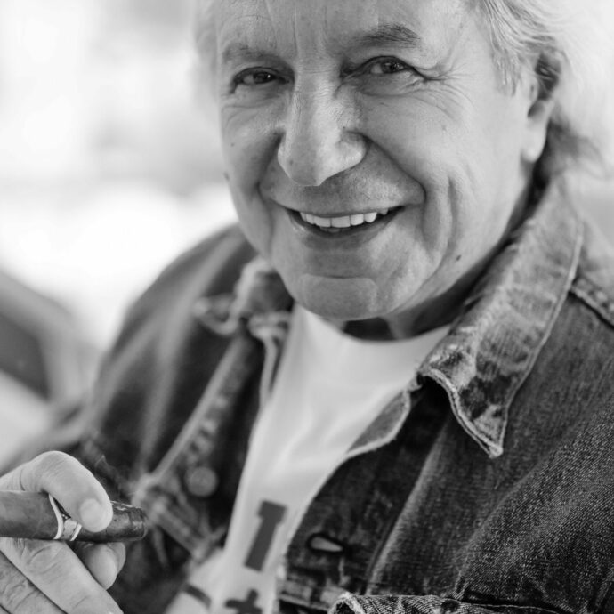 “Da vetrinista come Armani a imprenditore da 93 milioni di fatturato. Le aziende della moda mettano al centro i lavoratori, non i fatturati”: l’intervista a Enzo Fusco