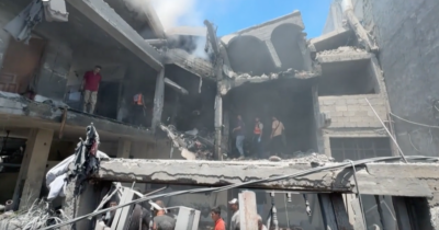 Copertina di Gaza, esercito israeliano colpisce una casa a Jabalia: 14 morti. Le ricerche tra le macerie