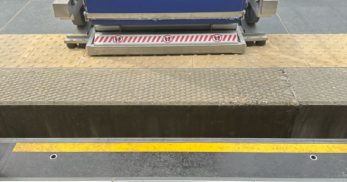 i treni caravaggio di trenord inaccessibili per disabili e non solo la replica perfettamente a norma