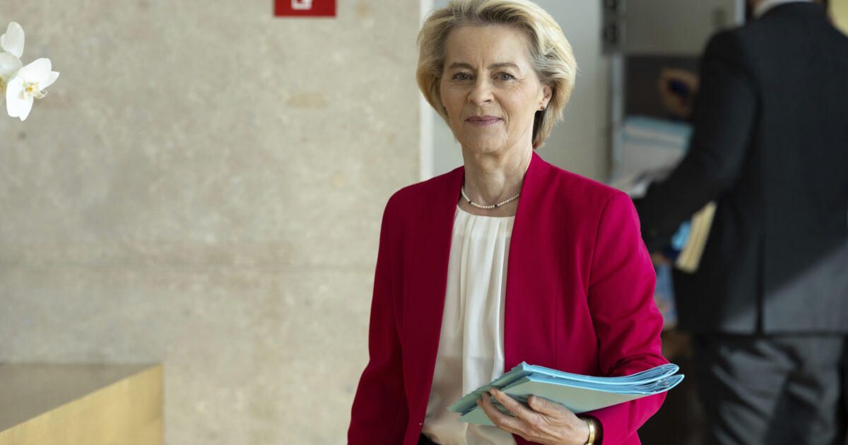 Von der Leyen annuncia una riduzione del tetto al prezzo del petrolio russo. Quotazioni in aumento Von der Leyen annuncia una riduzione del tetto al prezzo del petrolio russo. Quotazioni in aumento
