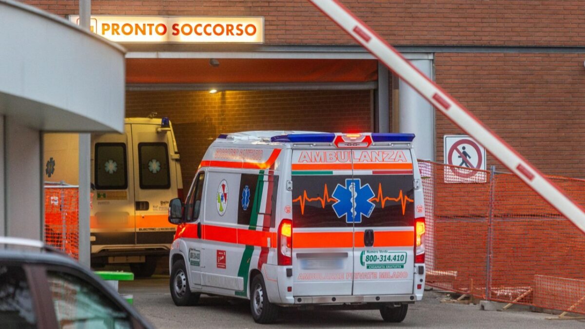 accoltellato fuori da un bar a san siro a milano gravissimo 55enne l8217aggressore bloccato da clienti e passanti da Ilfattoquotidiano.it accoltellato fuori da un bar a san siro a milano gravissimo 55enne l8217aggressore bloccato da clienti e passanti