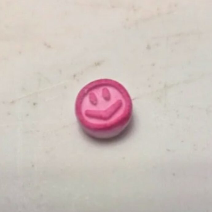 “Ho trovato una faccina piccola e rosa nella mia lavatrice. Non si dissolve e non ha odore. Cos’è?”: il post è virale su Reddit