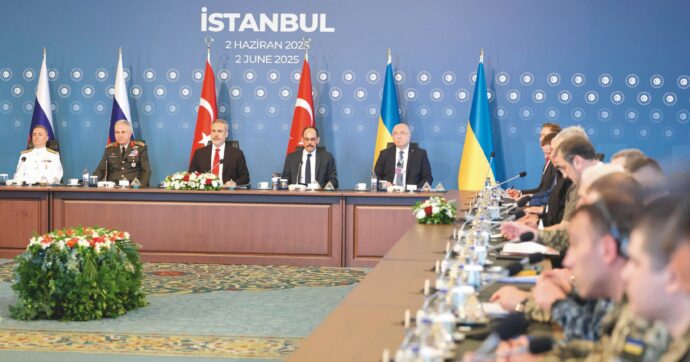 Ucraina, i russi bocciano la tregua senza condizioni. Ankara: “Presto Zelensky e Putin”