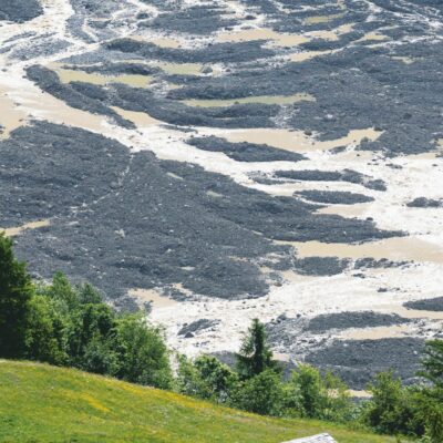 Copertina di Decine di ghiacciai rischiano  il crollo: come si salvano le vite