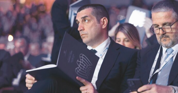 Michele De Pascale: “Governo e Ue immobili: perciò l’Emilia dà il suo stop a Israele”