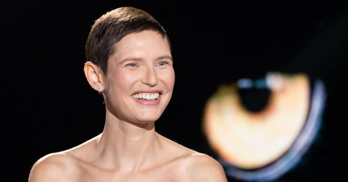 “Dio mi ha mandato il pene migliore al mondo. Scriverò un libro… Quest’anno? Il più bello della mia vita”: così Bianca Balti “Dio mi ha mandato il pene migliore al mondo. Scriverò un libro… Quest’anno? Il più bello della mia vita”: così Bianca Balti