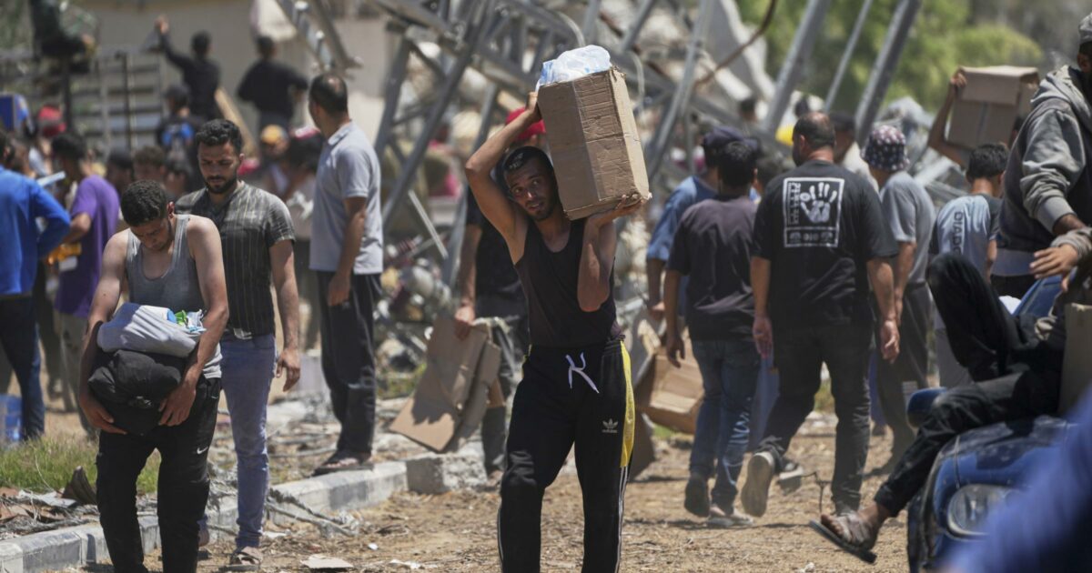 gaza tre sparatorie e 60 morti in sei giorni il monopolio usa israele degli aiuti si 232 trasformato in un massacro