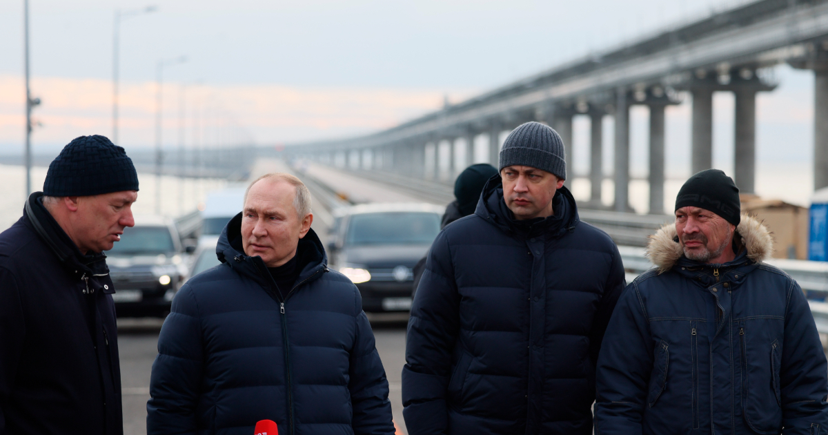 Ponte di Kerch, perché è importante per Putin: è il simbolo dell’annessione russa della Crimea Ponte di Kerch, perché è importante per Putin: è il simbolo dell’annessione russa della Crimea