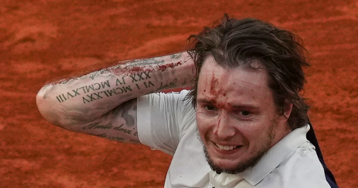 “È il momento più bello della mia vita, ma non fatemi piangere”: Bublik cita Sinner dopo la vittoria al Roland Garros