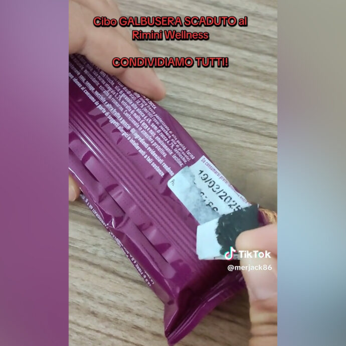 “Ci hanno regalato cibo scaduto a marzo al Rimini Wellness”: la denuncia dei partecipanti e la “prova” video. Lotto etichettato male?