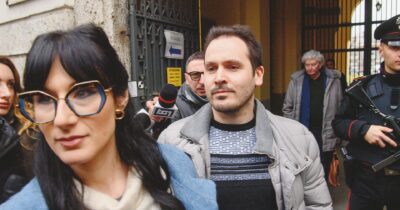 Copertina di Delitto di Garlasco, traccia da definire sull’etichetta del brick di tè freddo trovata con una torcia