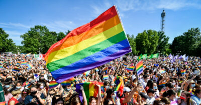 Copertina di Pride Month 2025, in piazza per celebrare i diritti Lgbt: la storia dei cortei e il programma delle marce in Italia