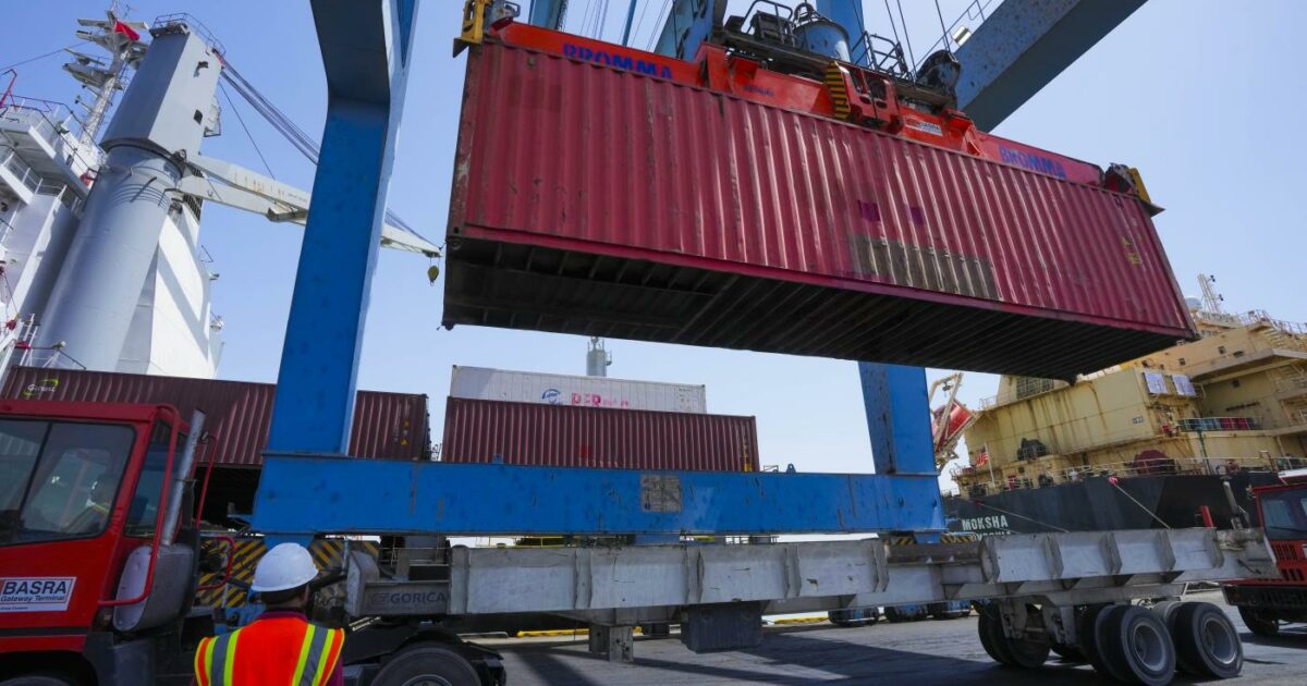 I portuali in Francia si rifiutano di caricare il cargo di armi per Israele: pronti al presidio anche a Genova