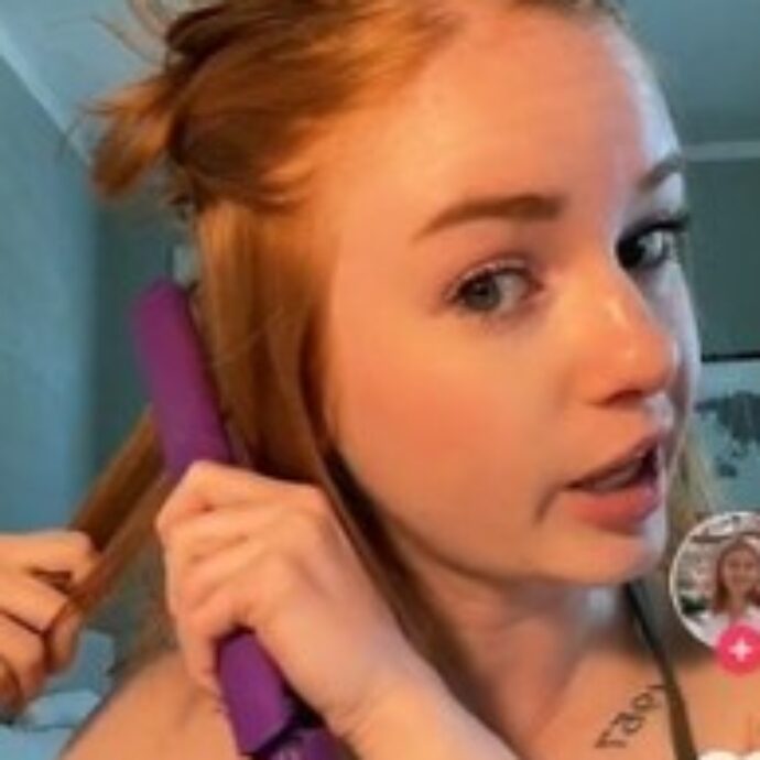 “Se qualcuno ti chiede di cambiare posto in aereo dovresti dire sempre di “no” e il motivo è molto semplice”: il video di un’assistente di volo diventa virale