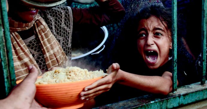 Gaza, l’Idf ora ammette: “Punti cibo in zone di combattimento”