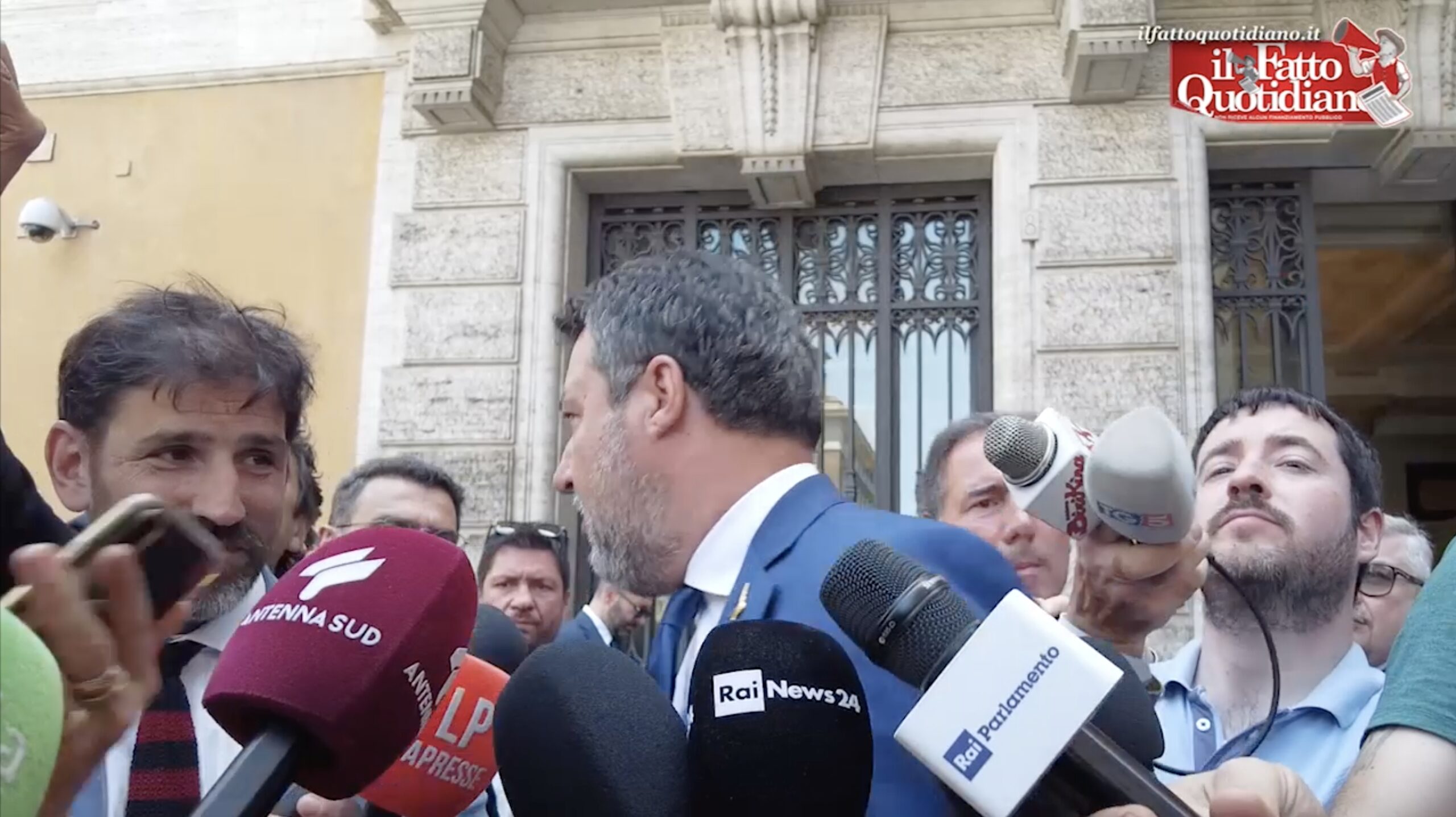 il decreto sicurezza è legge salvini il taser gli agenti lo usano quando serve ha prevenuto reati