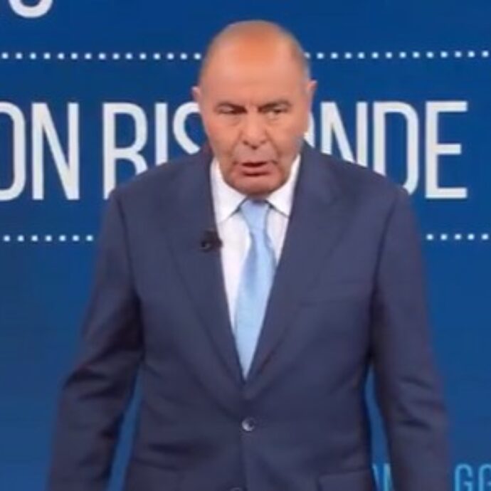 Clima rovente a Porta a Porta, Bruno Vespa grida spazientito dalla discussione tra Tommaso Cerno e Debora Serracchiani