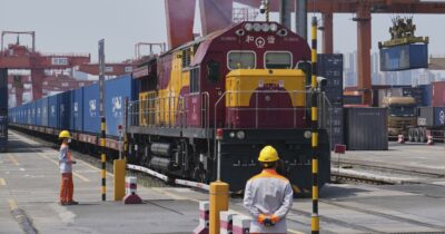 Copertina di Effetto dazi, crolla il deficit commerciale statunitense, esplode quello canadese