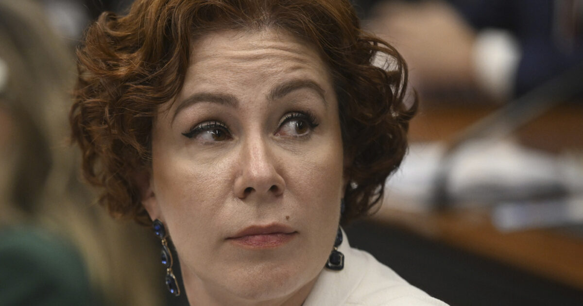 La deputata brasiliana Carla Zambelli è a Roma: è ricercata dall’Interpol per una condanna a 10 anni per hackeraggio La deputata brasiliana Carla Zambelli è a Roma: è ricercata dall’Interpol per una condanna a 10 anni per hackeraggio