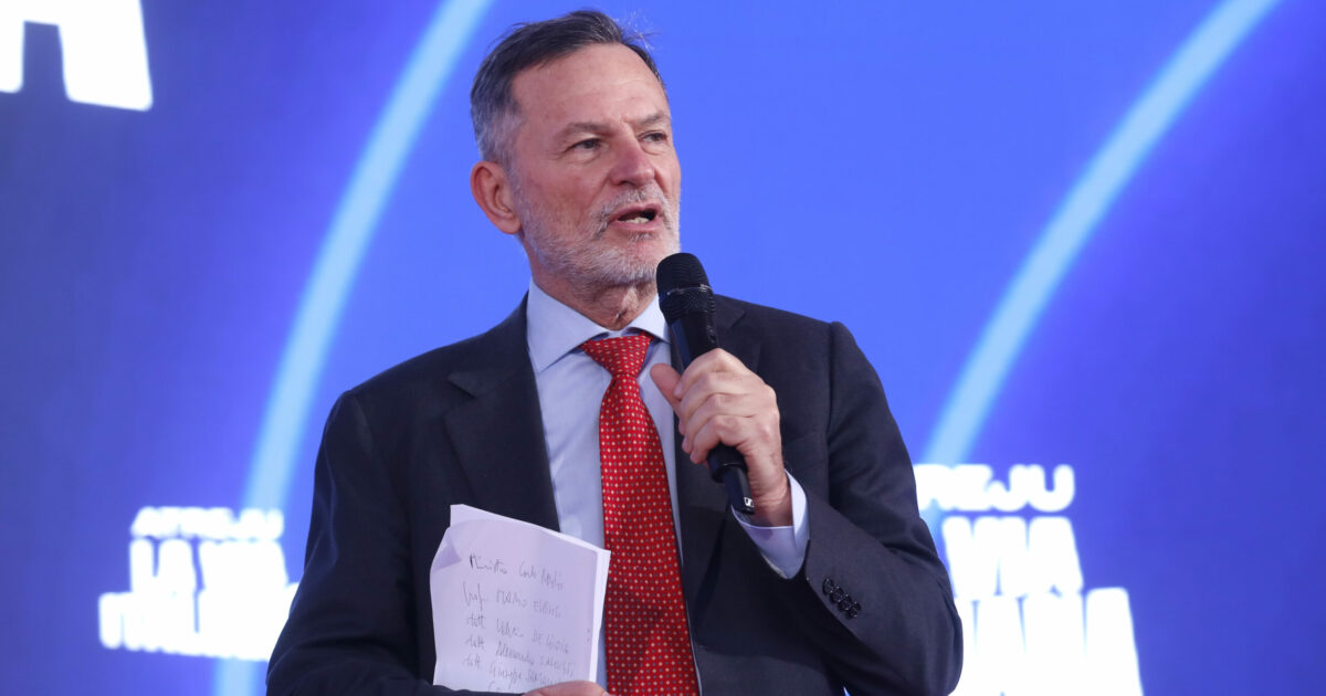 “Balboni ha superato ogni limite”: le opposizioni chiedono sanzioni per il senatore di FdI. Ma La Russa dice no “Balboni ha superato ogni limite”: le opposizioni chiedono sanzioni per il senatore di FdI. Ma La Russa dice no