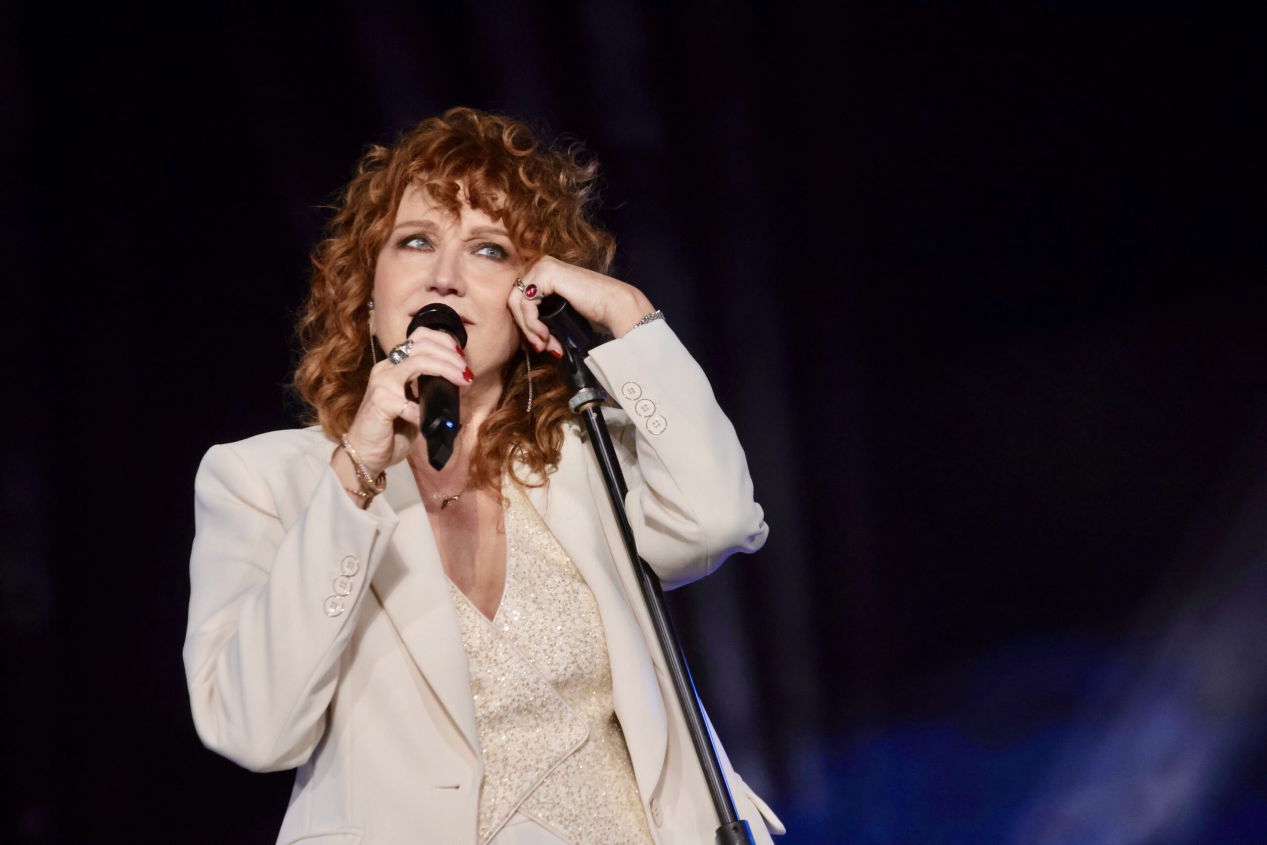 “Papa Francesco mi ha spiazzata. Mi ha chiesto di cantare ‘Dio è morto’ per i giovani in Brasile”: Fiorella Mannoia tra aneddoti e musica alle Terme di Caracalla “Papa Francesco mi ha spiazzata. Mi ha chiesto di cantare ‘Dio è morto’ per i giovani in Brasile”: Fiorella Mannoia tra aneddoti e musica alle Terme di Caracalla