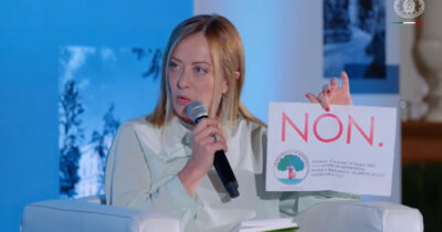 Copertina di Meloni: “Referendum? L’astensione è un diritto. Contrarissima a dimezzare i tempi della cittadinanza”