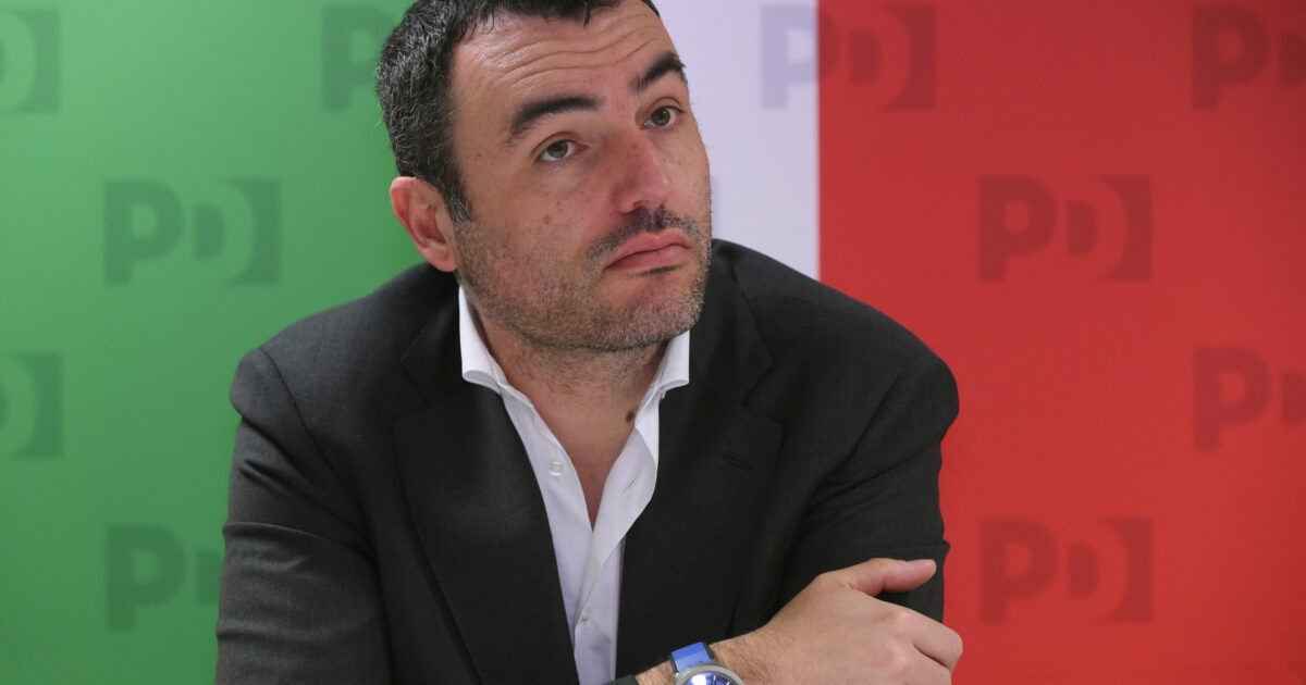 Inchiesta per corruzione a Lecce: chiesto l’arresto dell’assessore regionale Alessandro Delli Noci. 11 gli indagati Inchiesta per corruzione a Lecce: chiesto l’arresto dell’assessore regionale Alessandro Delli Noci. 11 gli indagati