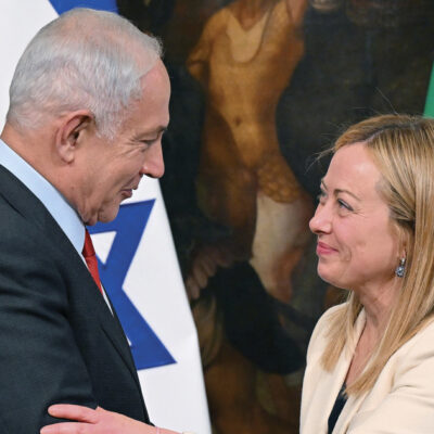 Copertina di Israele-Italia: bugie sulle armi. Rivolta in Francia